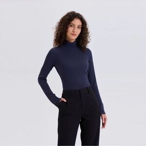 Marc Jacobs Navy Rib Knit Turtlneck Lightweight Long Sleeve